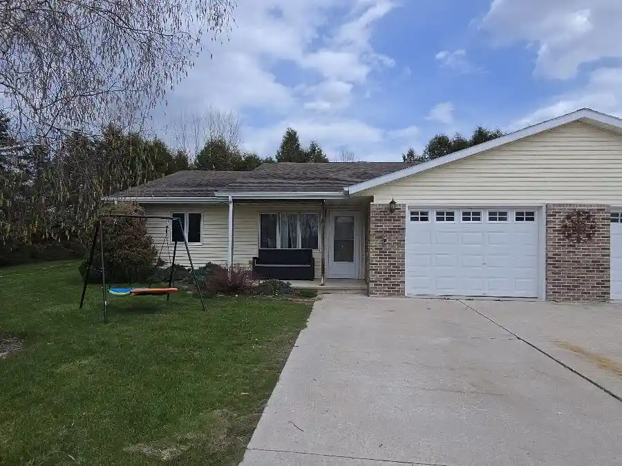 Homes for sale in Mishicot, WI | 1002 Chrysler Dr Dr, Mishicot, WI 54228 | MLS# 1962202