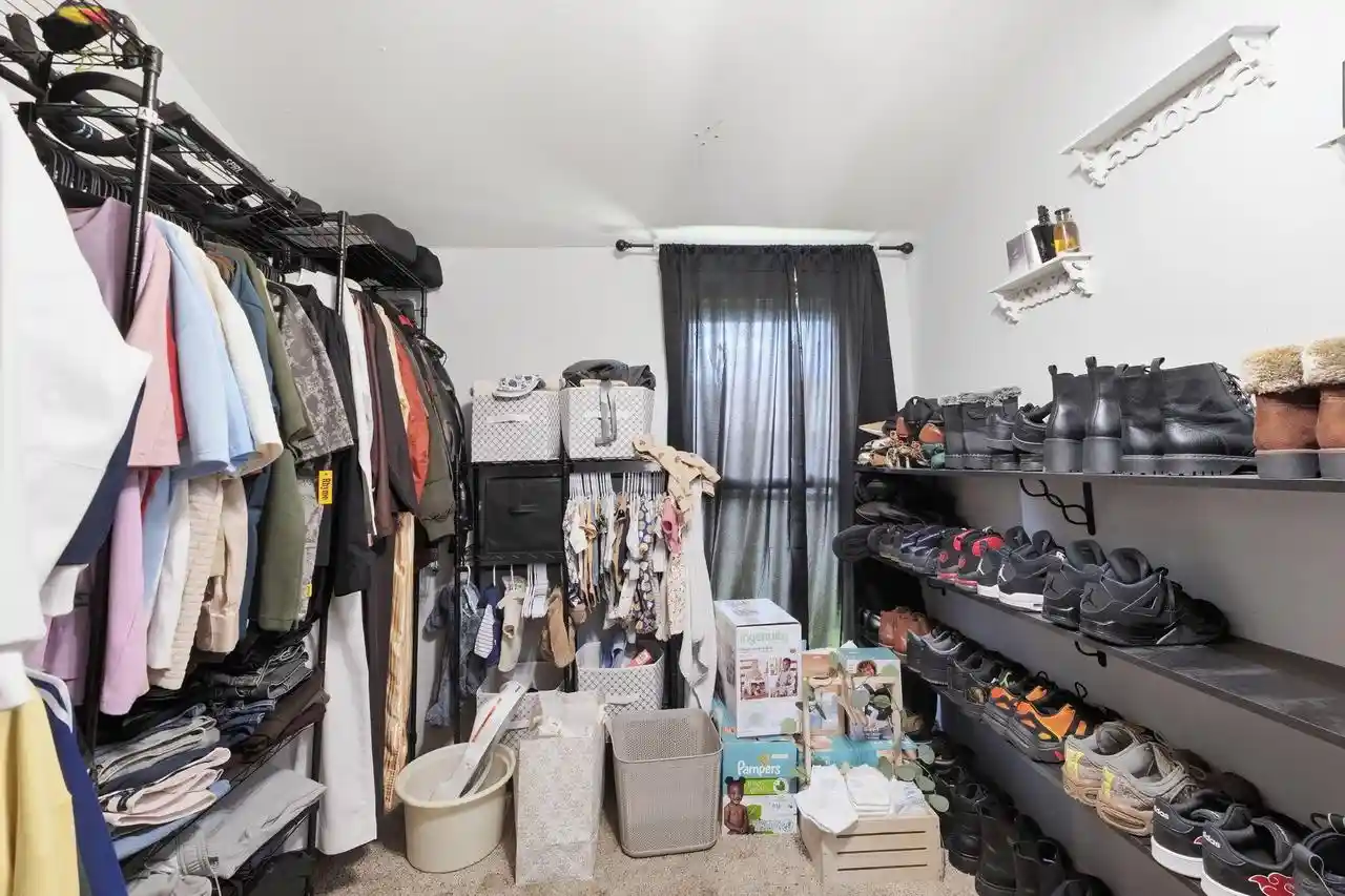 Homes for sale in Milwaukee, WI | 1411 W Edgerton Avenue Avenue #V, Milwaukee, WI 53221 | MLS# 1962264