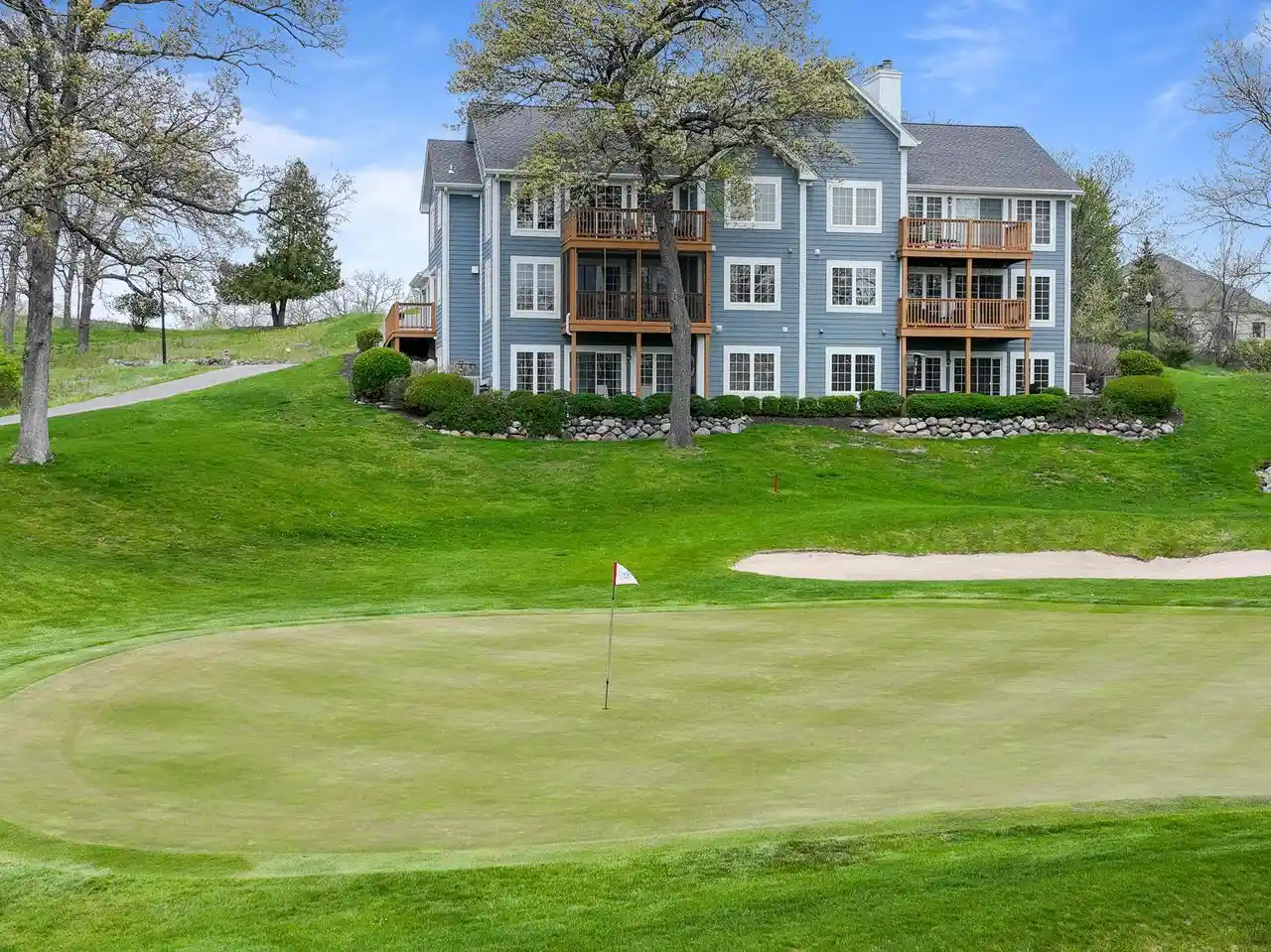 4th image of 935 Scotland Dr Dr #9-63, Lake Geneva, WI 53147 | MLS# 1962267