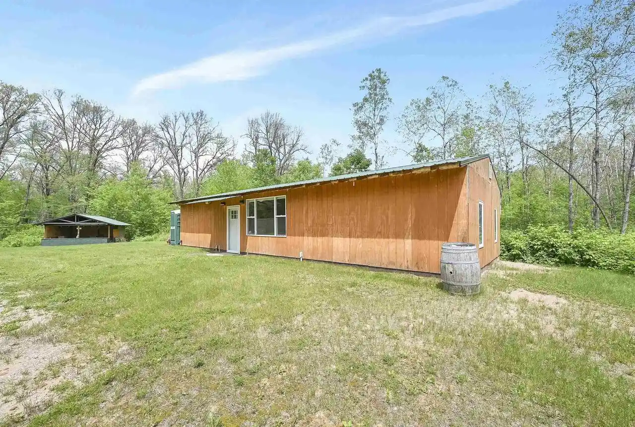 Homes for sale in Crivitz, WI | W13670 Brooks Lane Lane, Crivitz, WI 54114 | MLS# 50325348