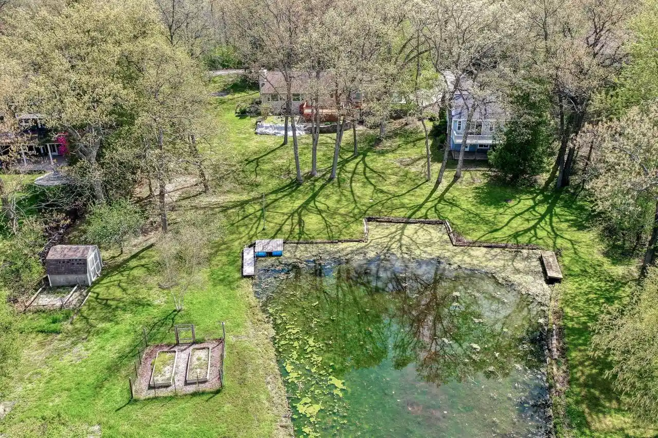 3rd image of 3513 Ridge Dr Dr, Hartland, WI 53029 | MLS# 1962316