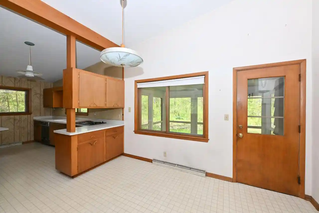 Homes for sale in Franklin, WI | 4108 W Woodward Dr Dr, Franklin, WI 53132 | MLS# 1962336