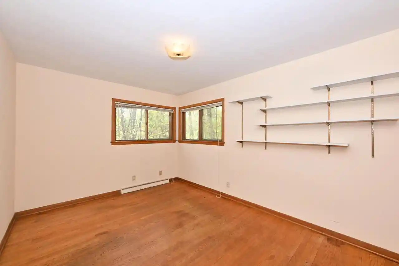 Homes for sale in Franklin, WI | 4108 W Woodward Dr Dr, Franklin, WI 53132 | MLS# 1962336