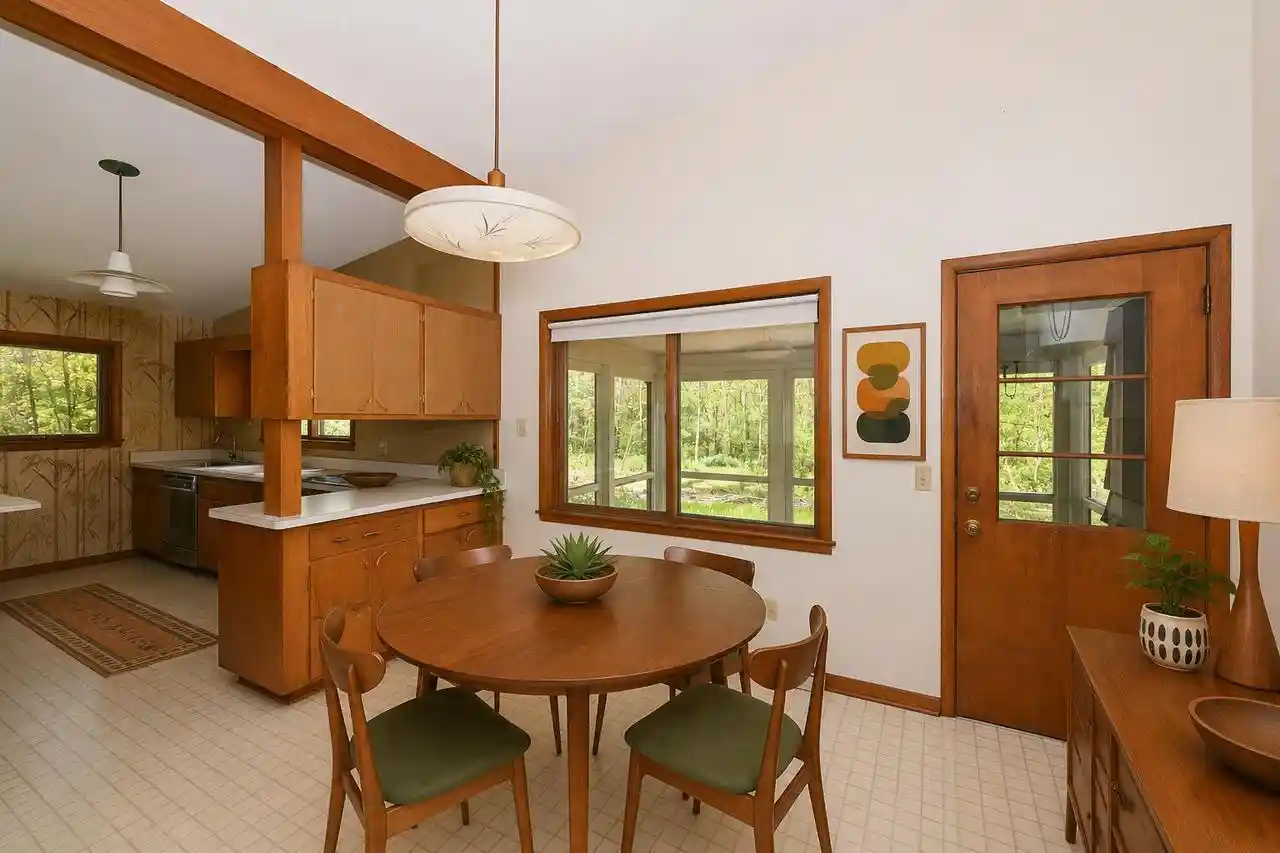 Homes for sale in Franklin, WI | 4108 W Woodward Dr Dr, Franklin, WI 53132 | MLS# 1962336