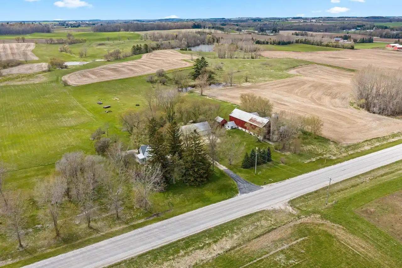 Homes for sale in Manitowoc, WI | 1202 County Road S, Manitowoc, WI 54220 | MLS# 1962343