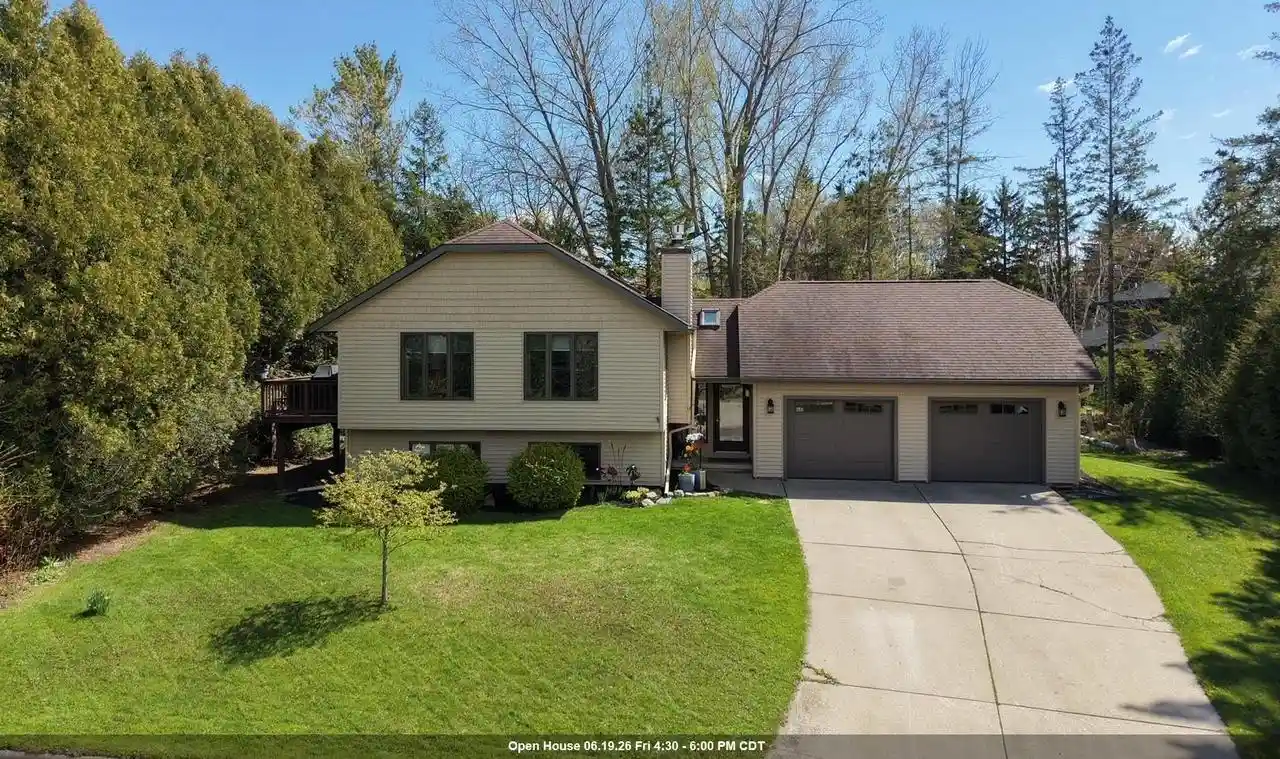 Homes for sale in Sturgeon Bay, WI | 641 E Walnut Pl Pl, Sturgeon Bay, WI 54235 | MLS# 50325440