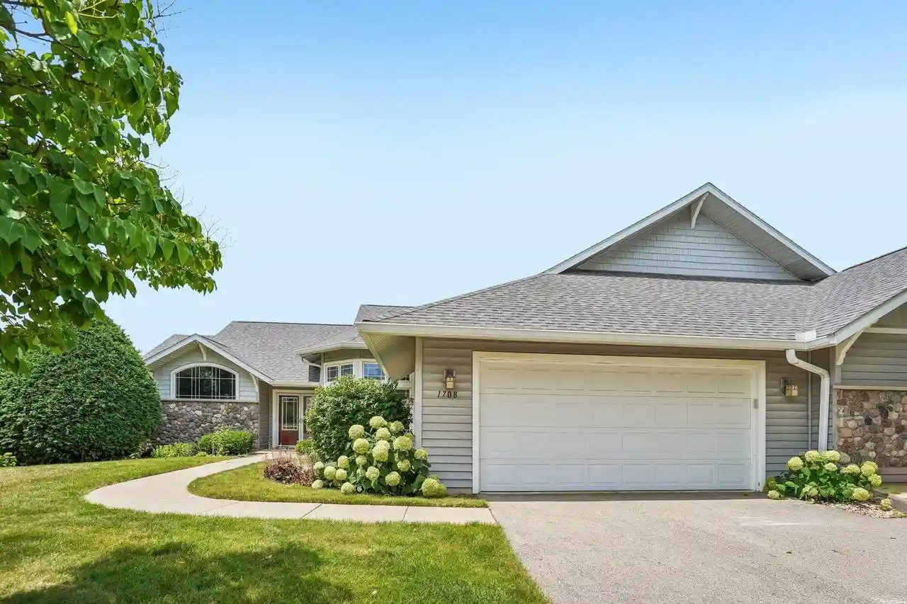 3rd image of 1708 Dewberry Dr Dr, Madison, WI 53719 | MLS# 2023259
