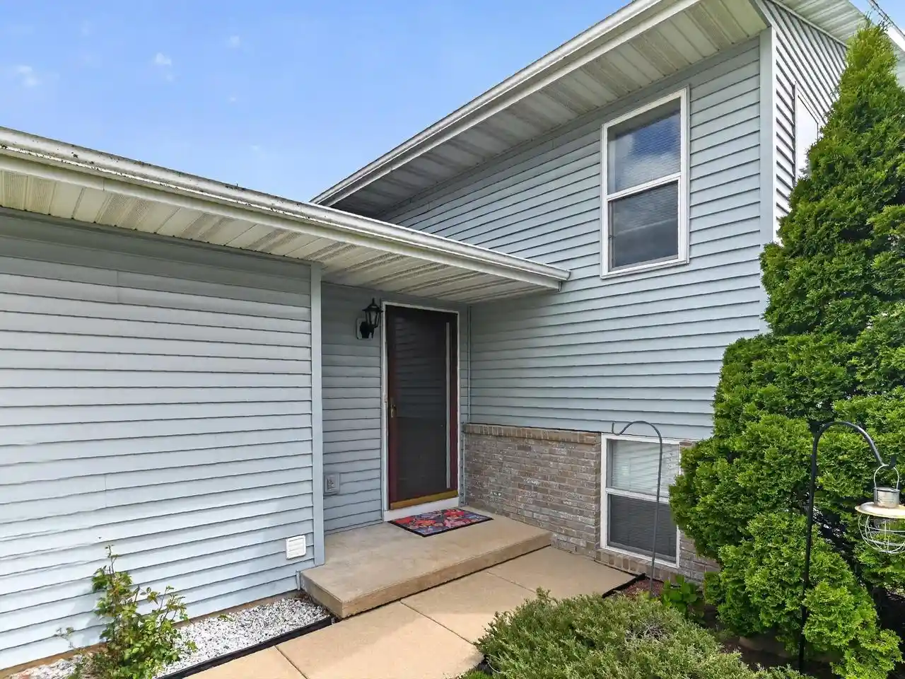 1st image of 808a N Clover Lane Lane, Cottage Grove, WI 53527 | MLS# 2023267