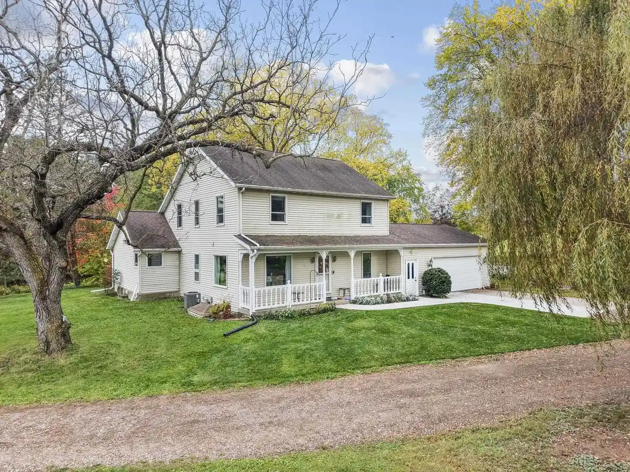1st image of 1942 County Road Bb, Cottage Grove, WI 53527 | MLS# 2023293