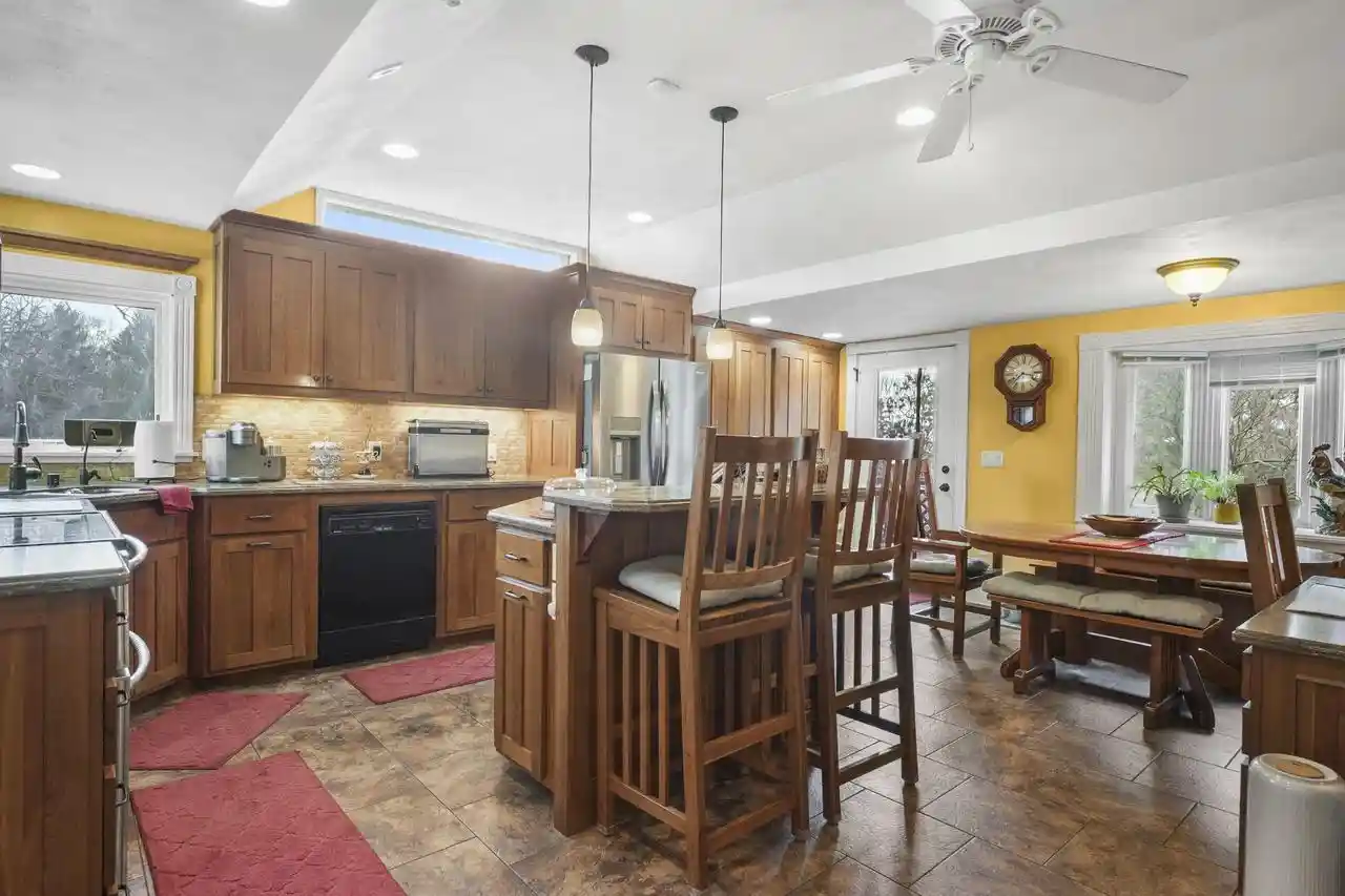2nd image of 1942 County Road Bb, Cottage Grove, WI 53527 | MLS# 2023293