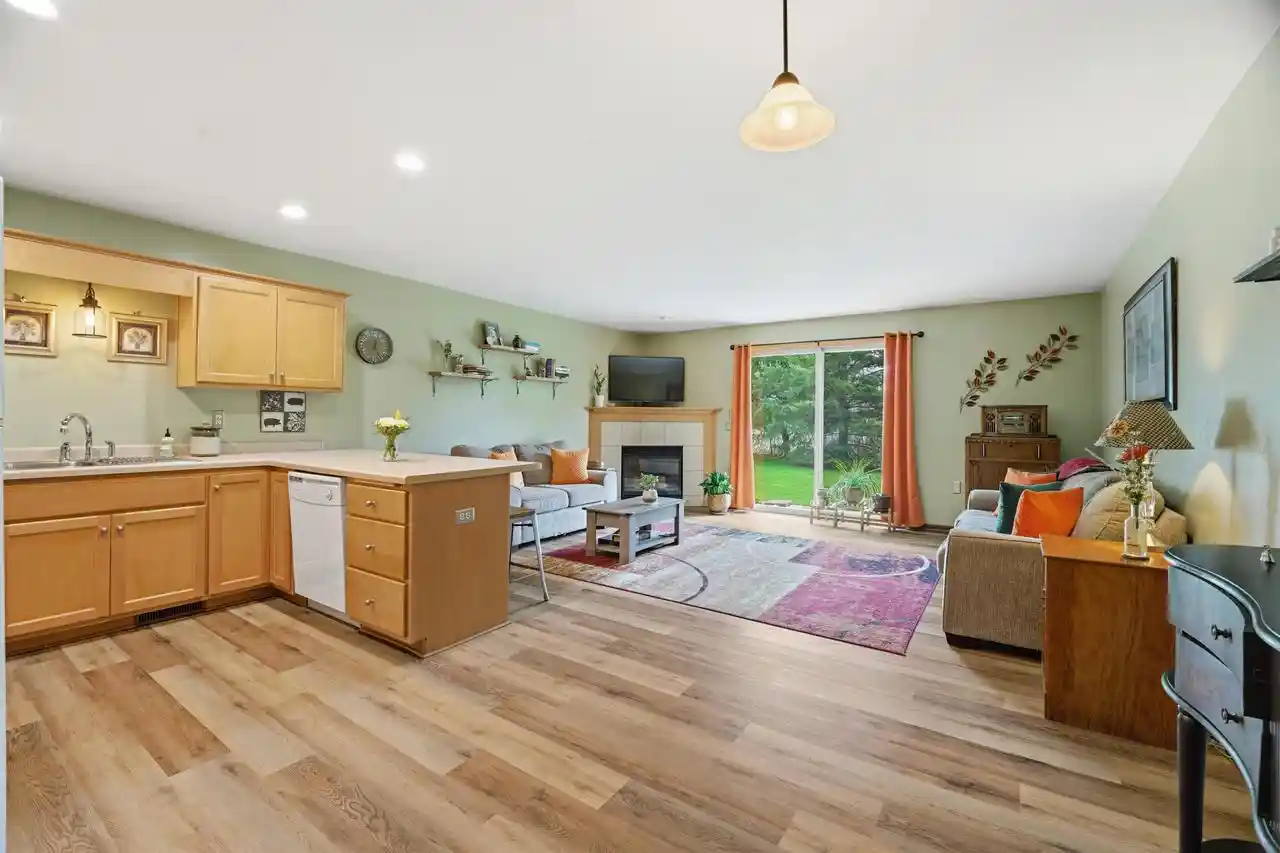 Homes for sale in Green Bay, WI | 1300 Alpine Drive Drive, Green Bay, WI 54311 | Houzeo