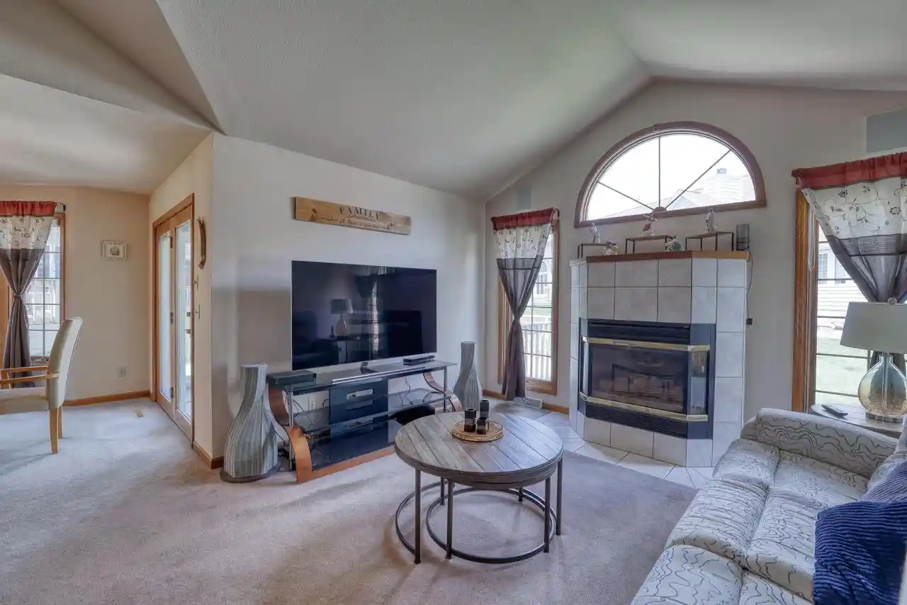 Homes for sale in Waterford, WI | 940 Spyglass Hill Hill, Waterford, WI 53185 | MLS# 1962550