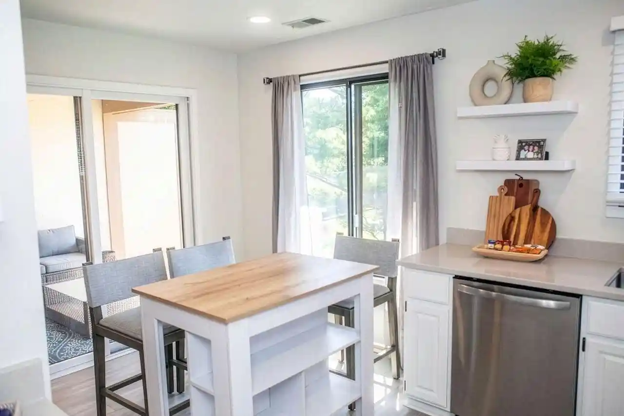 Photo 4 of Condo for sale at 709 S Lake Shore Dr Dr #4F, Lake Geneva, WI 53147 | MLS# 1962560 | Listing updated on 2026-09-30