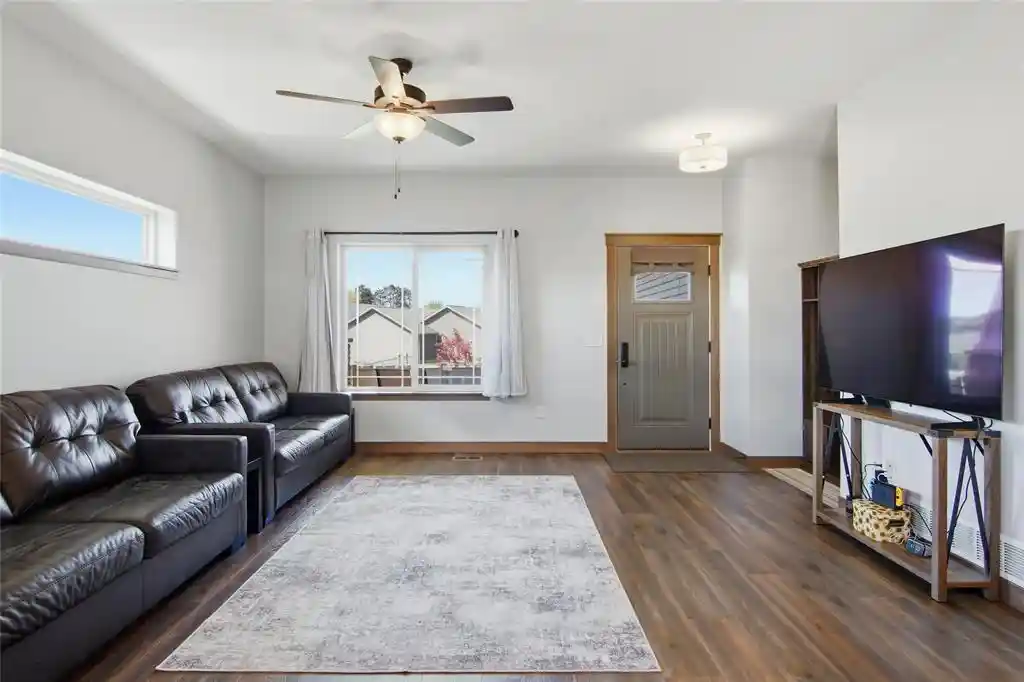 3rd image of 6401 Aspen Ridge Dr Dr, Eau Claire, WI 54703 | MLS# 1601164