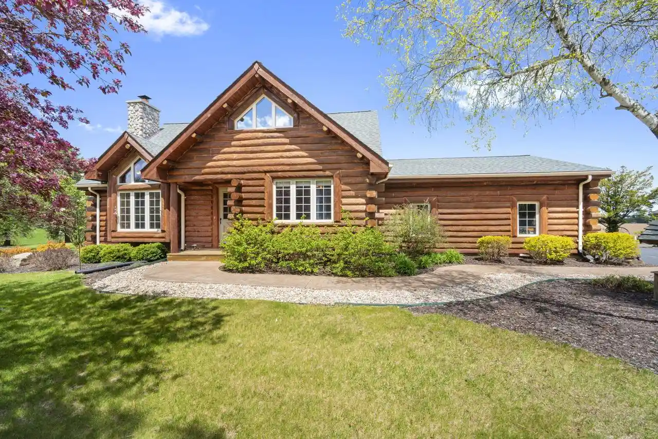 Homes for sale in West Bend, WI | 1206 Lakeview Road Road, West Bend, WI 53090 | MLS# 1962570