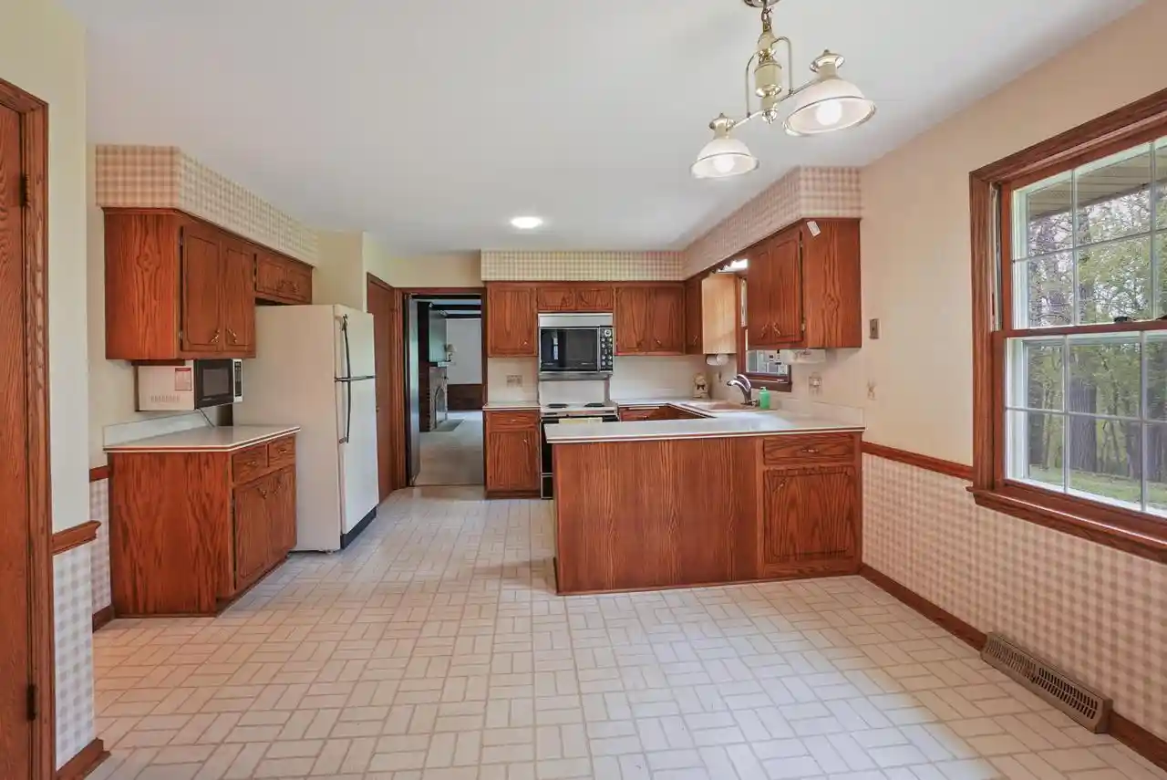 image of W307n7172 Club Court Court, Hartland, WI 53029 | MLS# 1962576