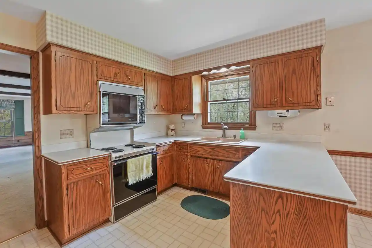 image of W307n7172 Club Court Court, Hartland, WI 53029 | MLS# 1962576