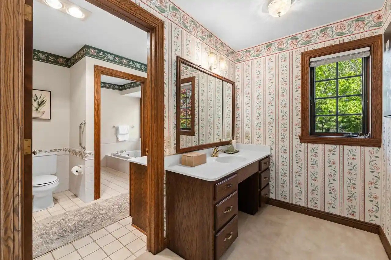Homes for sale in Cedarburg, WI | 1041 Horns Corners Road Road, Cedarburg, WI 53012 | MLS# 1962590