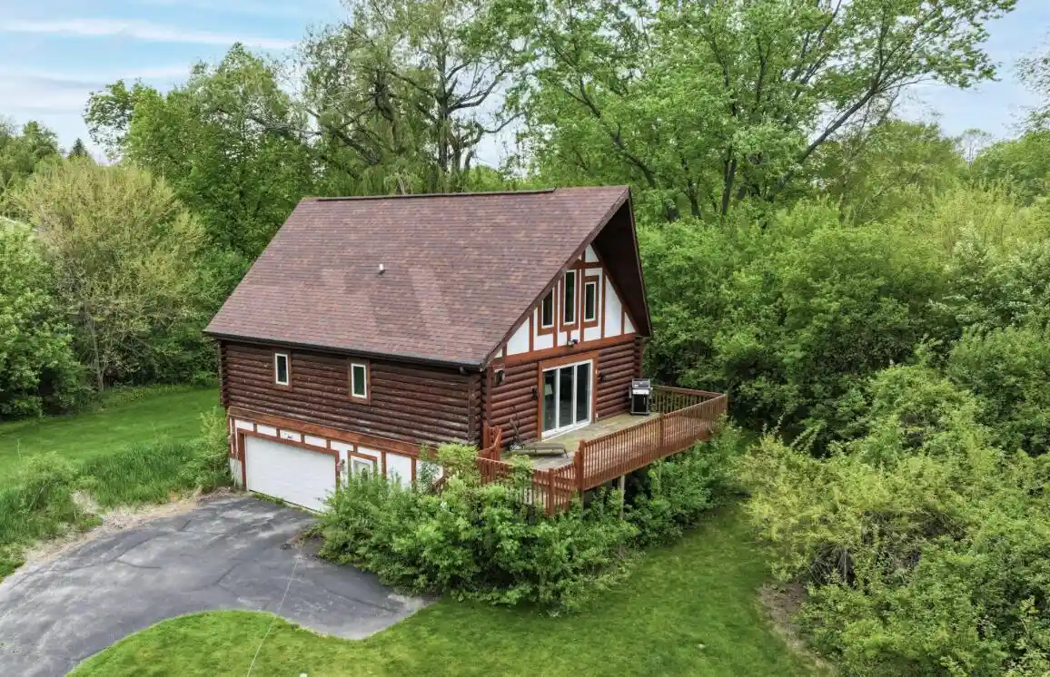 Homes for sale in Cedarburg, WI | 685 Williams Dr Dr, Cedarburg, WI 53012 | MLS# 1962592