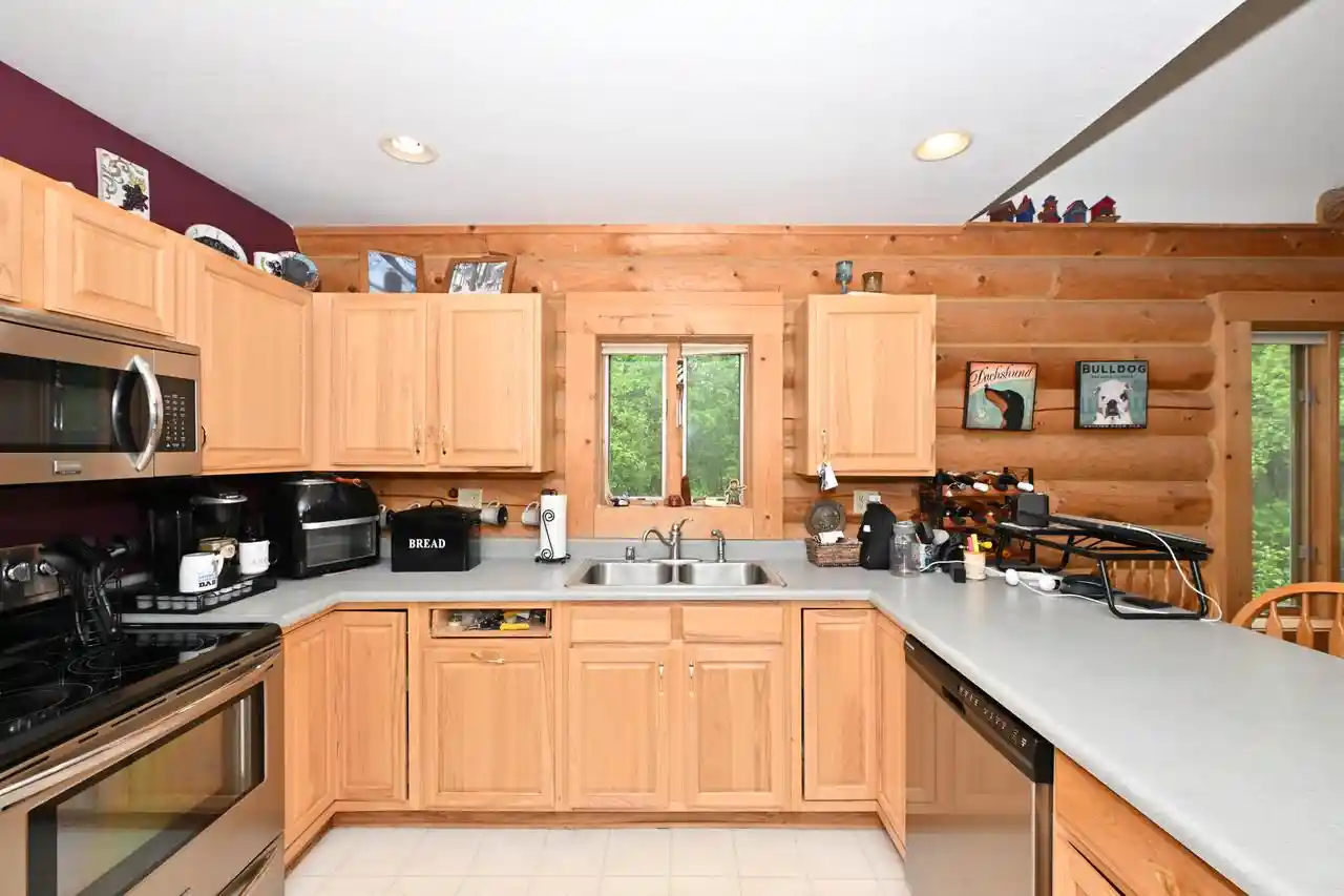 Homes for sale in Cedarburg, WI | 685 Williams Dr Dr, Cedarburg, WI 53012 | MLS# 1962592