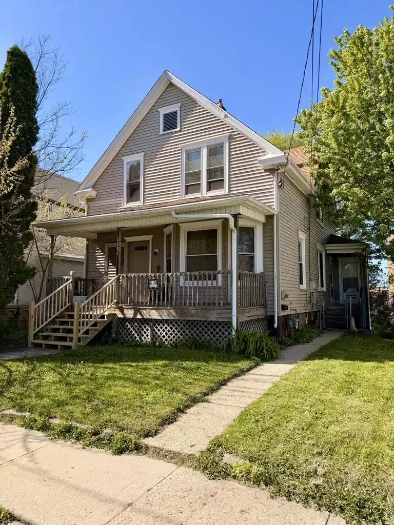 Homes for sale in Kenosha, WI | 2222 53rd Street Street, Kenosha, WI 53140 | MLS# 1962595