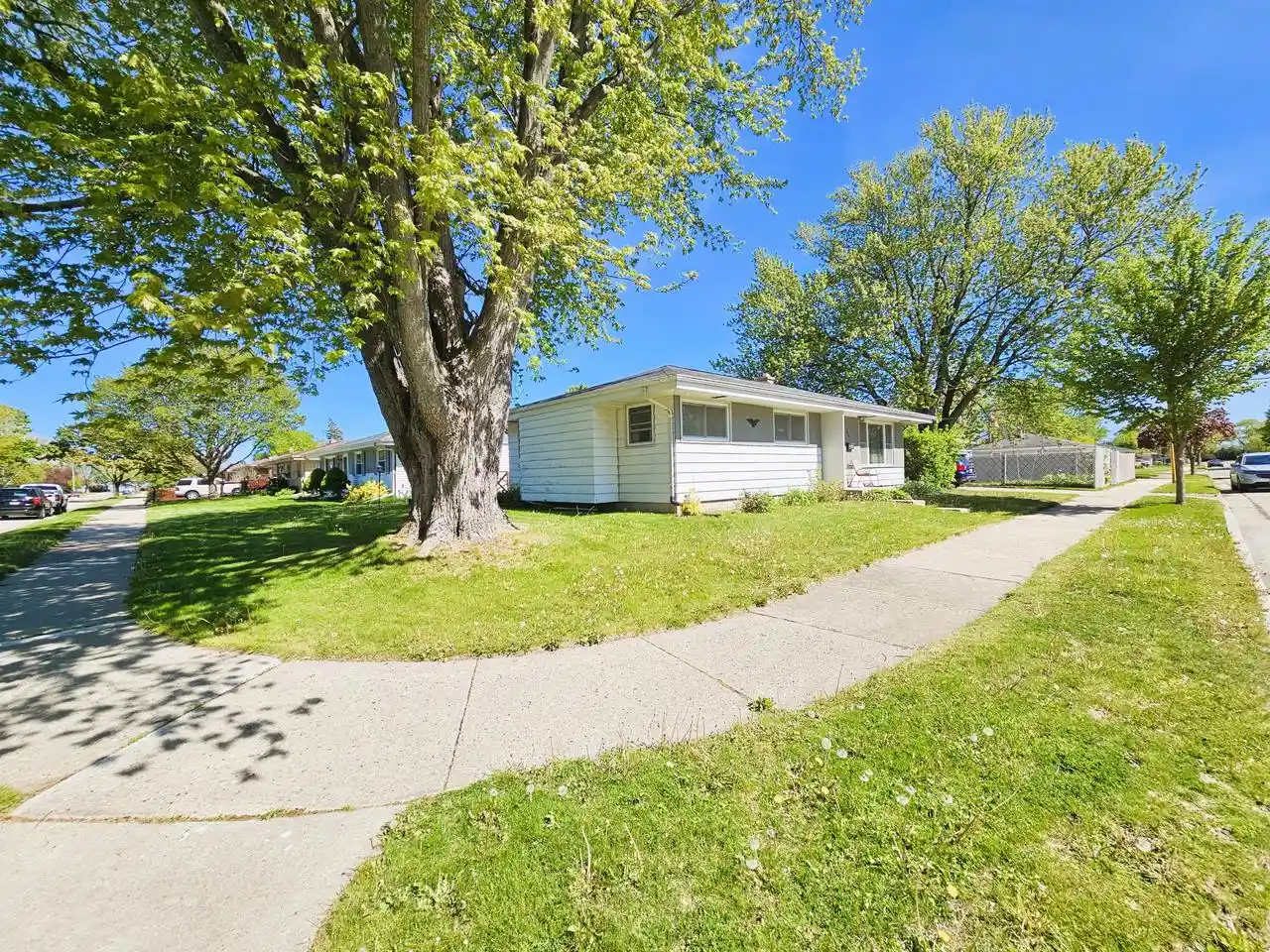 Homes for sale in Racine, WI | 3605 Spruce Street Street, Racine, WI 53403 | MLS# 1962616
