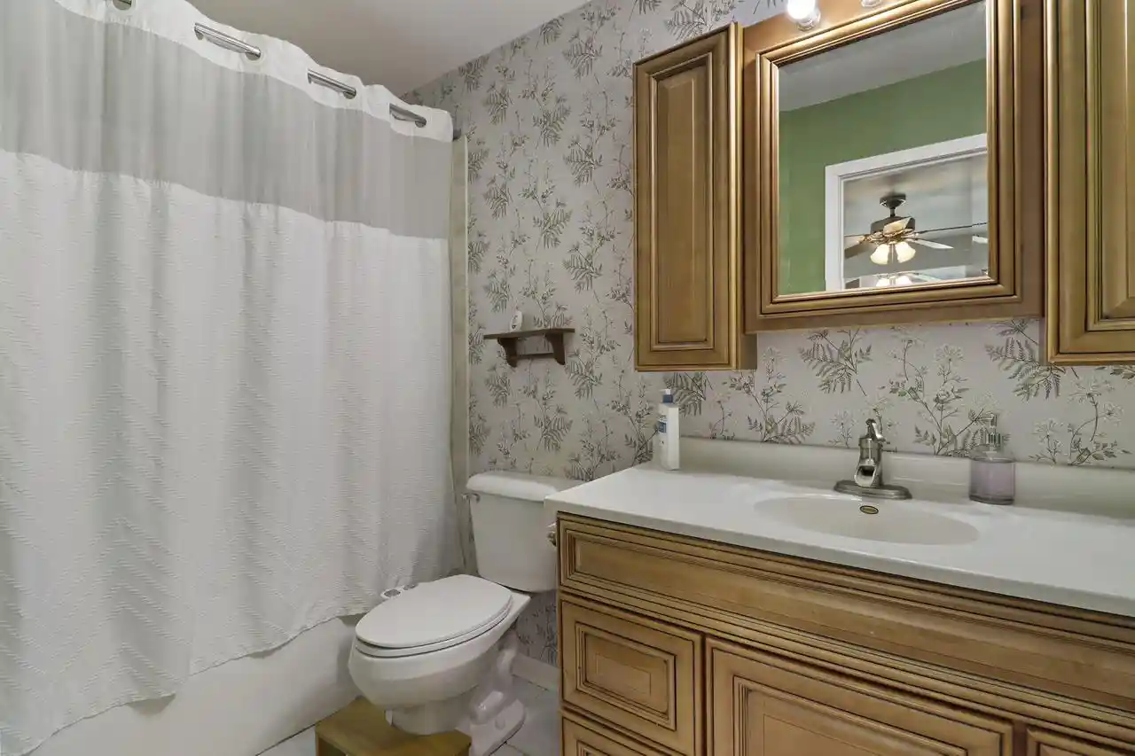 Homes for sale in Twin Lakes, WI | 606 Gatewood Dr Dr, Twin Lakes, WI 53181 | MLS# 1962625