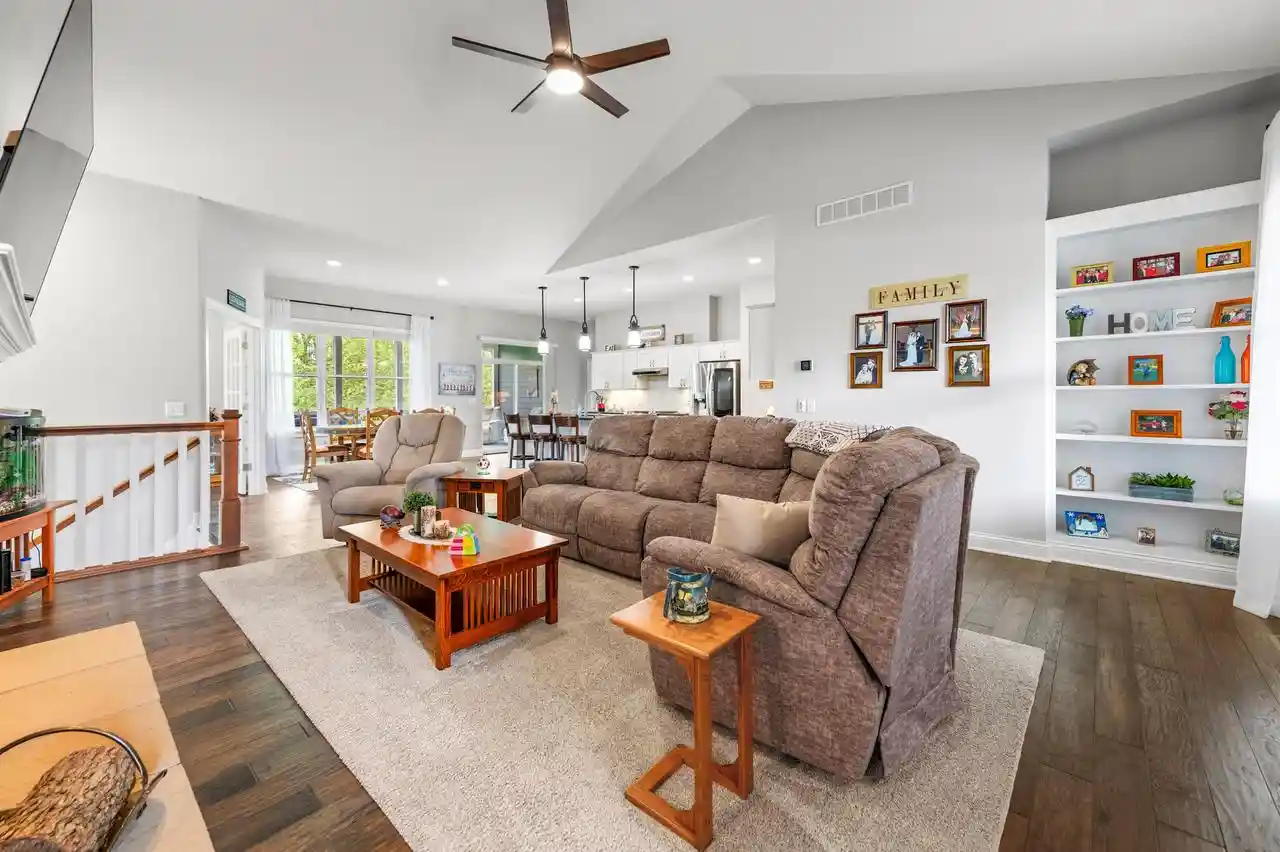 Homes for sale in Cedarburg, WI | N119w5754 James Circle Circle, Cedarburg, WI 53012 | MLS# 1962656