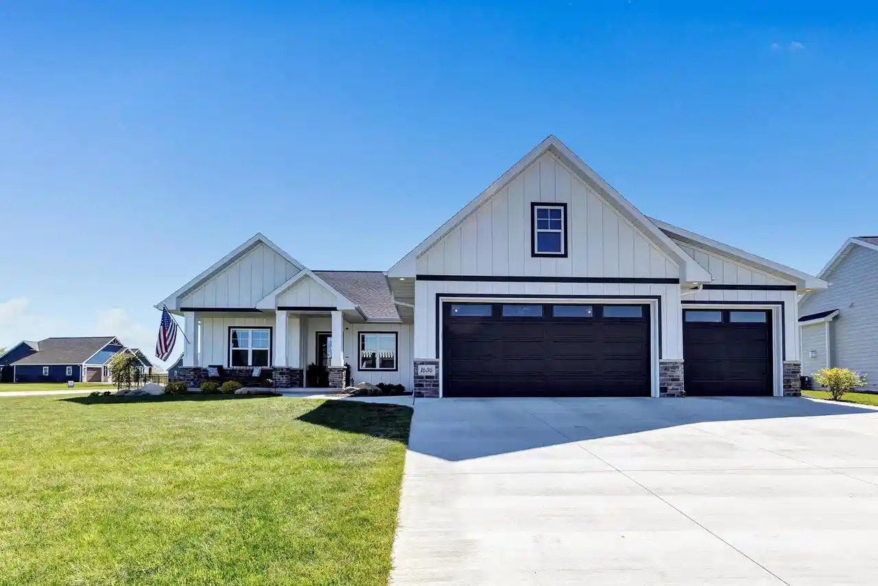 Homes for sale in Green Bay, WI | 1636 Drusillas Way Way, Green Bay, WI 54313 | MLS# 50325548