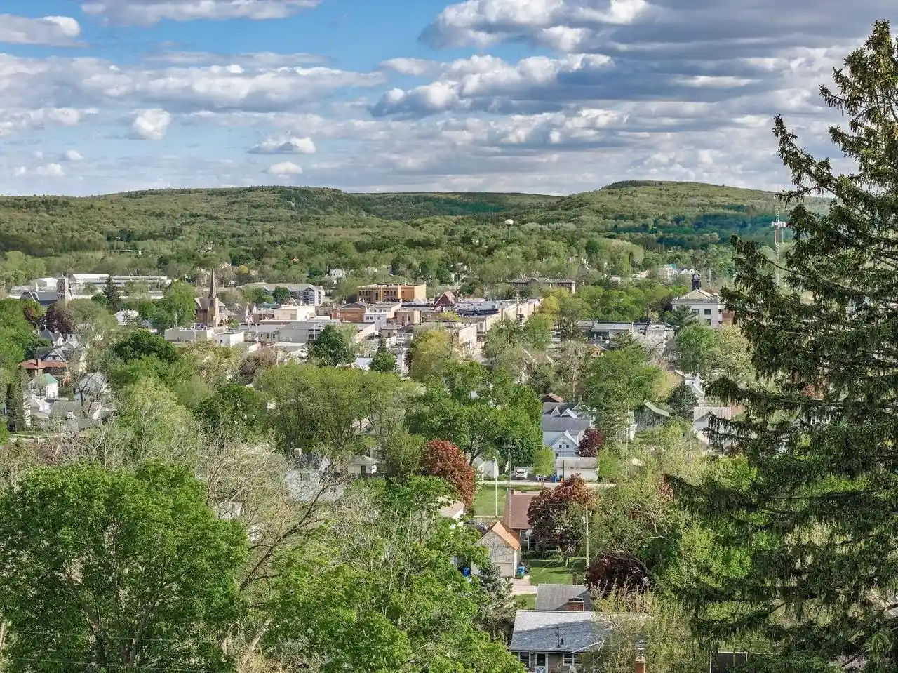 Homes for sale in Baraboo, WI | 130 10th Avenue Avenue, Baraboo, WI 53913 | MLS# 2023362