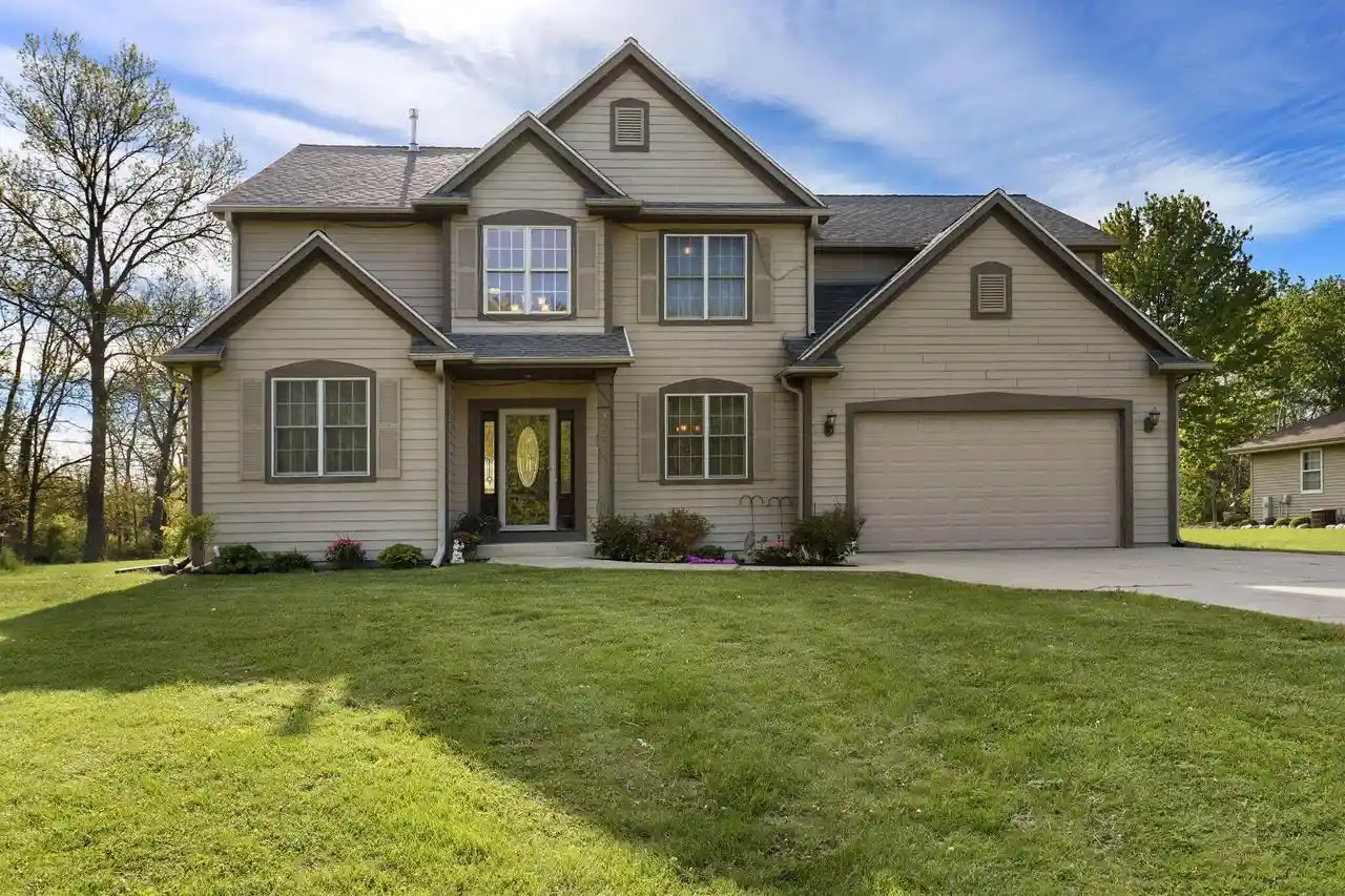 Homes for sale in Franklin, WI | 9485 S 96th Street Street, Franklin, WI 53132 | MLS# 1962697