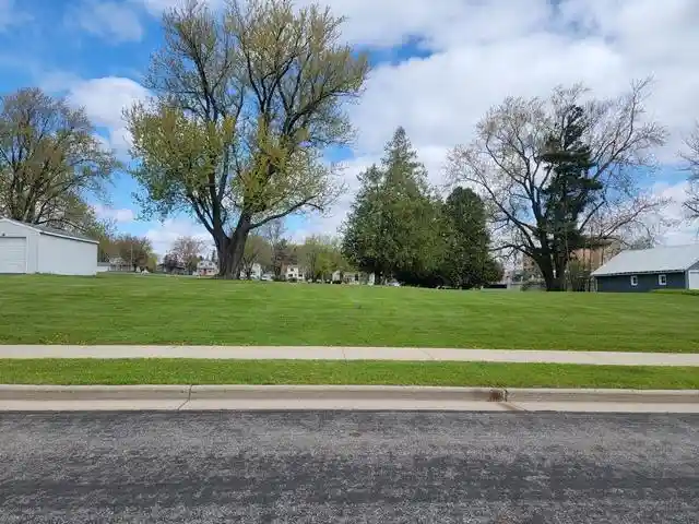 Homes for sale in Marshfield, WI | 813 & 815 Western Street Street, Marshfield, WI 54449 | MLS# 22602111