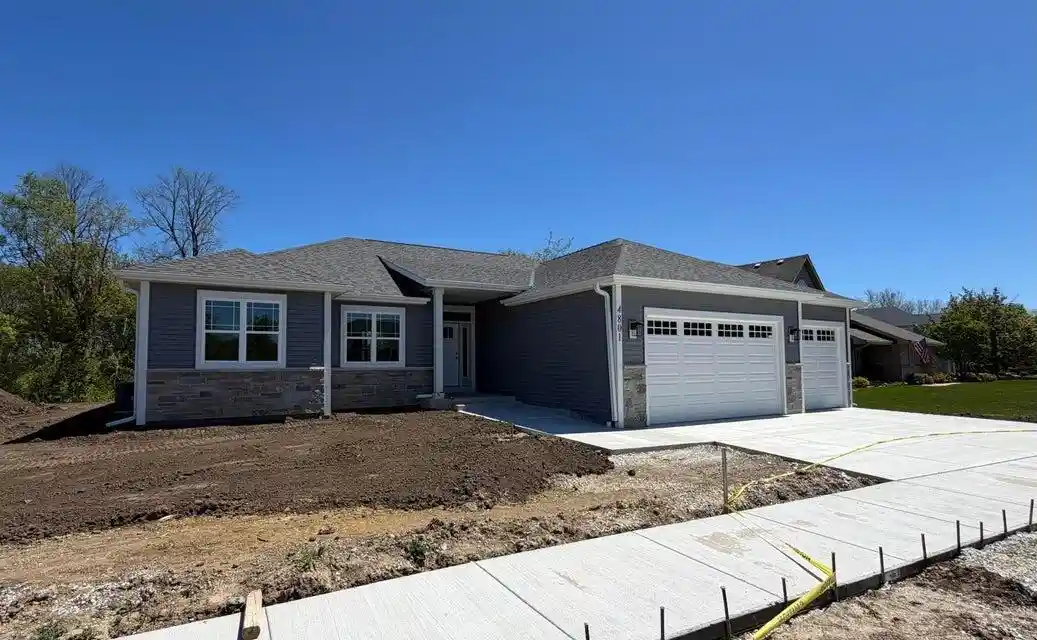 2nd image of 11624 28th Avenue Avenue, Pleasant Prairie, WI 53158 | MLS# 1962717