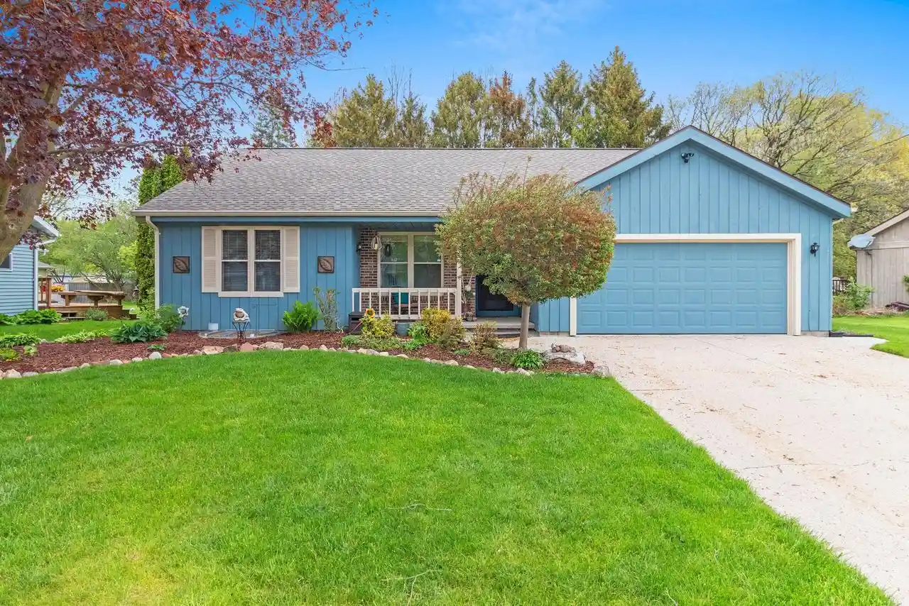 Homes for sale in Manitowoc, WI | 3718 Shepherd Lane Lane, Manitowoc, WI 54220 | MLS# 1962749