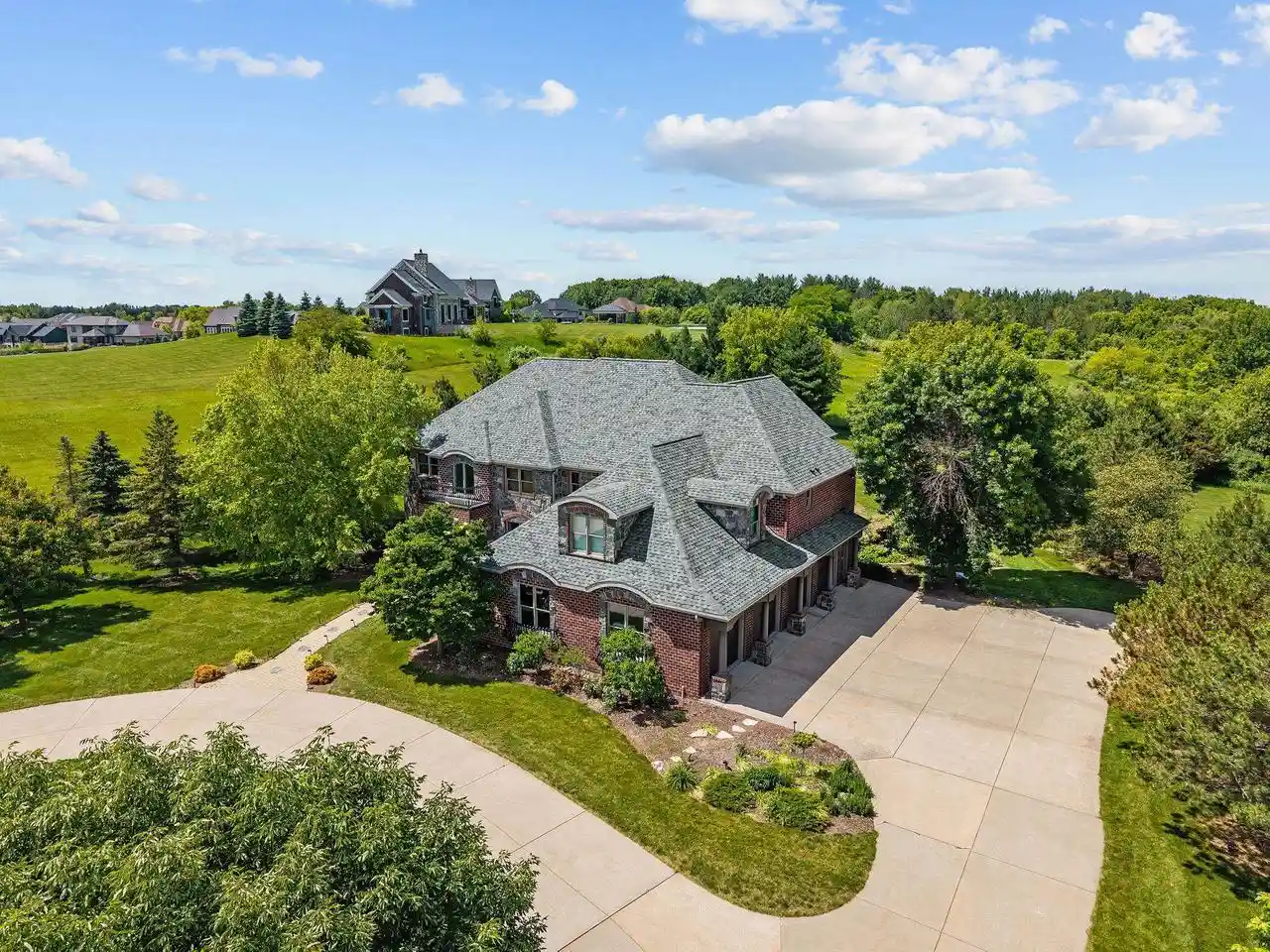 Homes for sale in Appleton, WI | 2730 E Apple Hill Boulevard Boulevard, Appleton, WI 54913 | MLS# 50325605