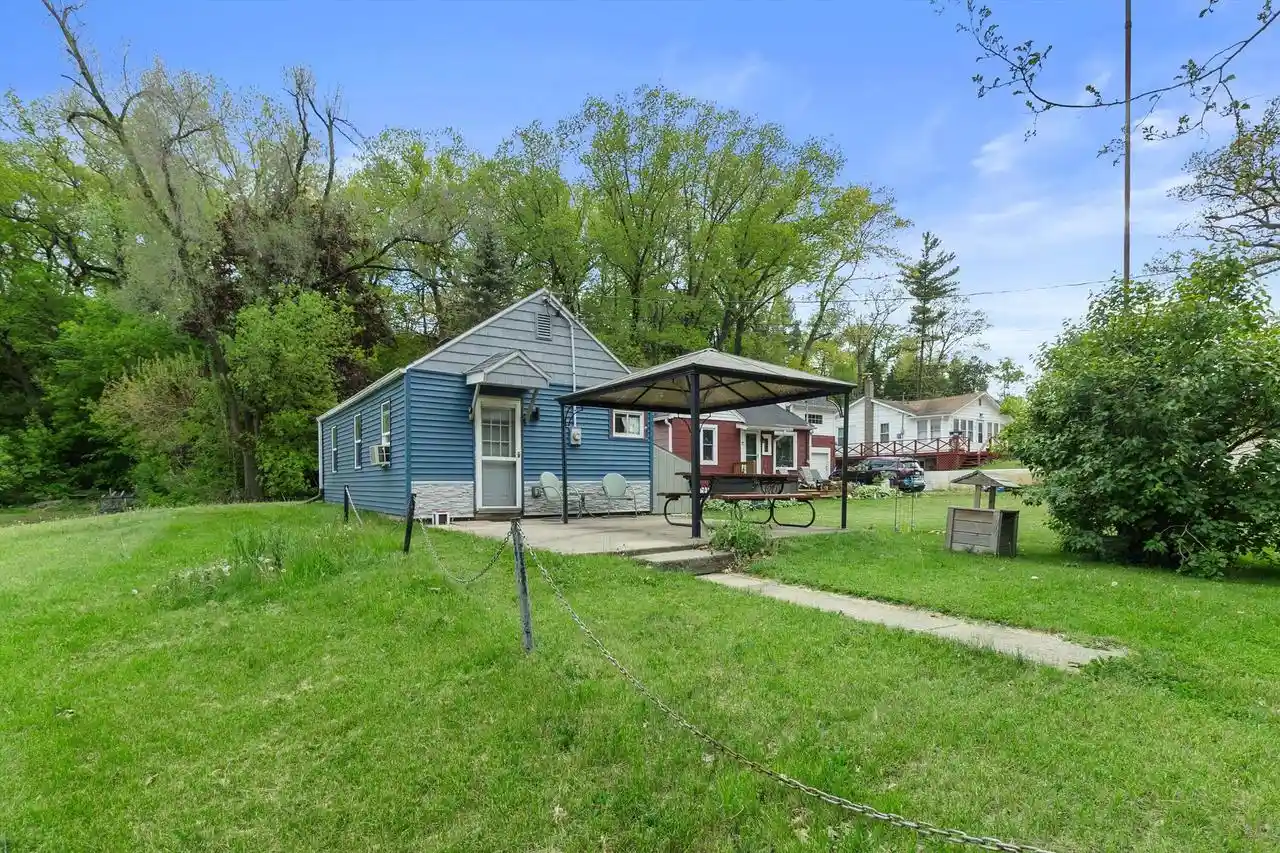 Photo 3 of Single family home for sale at 323 Oak Ridge Dr Dr, Twin Lakes, WI 53181 | MLS# 1962800 | Listing updated on 2026-08-31