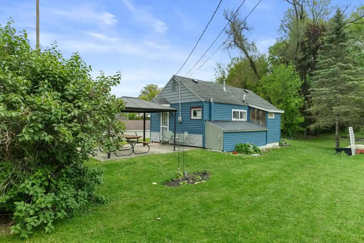 Photo 4 of Single family home for sale at 323 Oak Ridge Dr Dr, Twin Lakes, WI 53181 | MLS# 1962800 | Listing updated on 2026-10-08