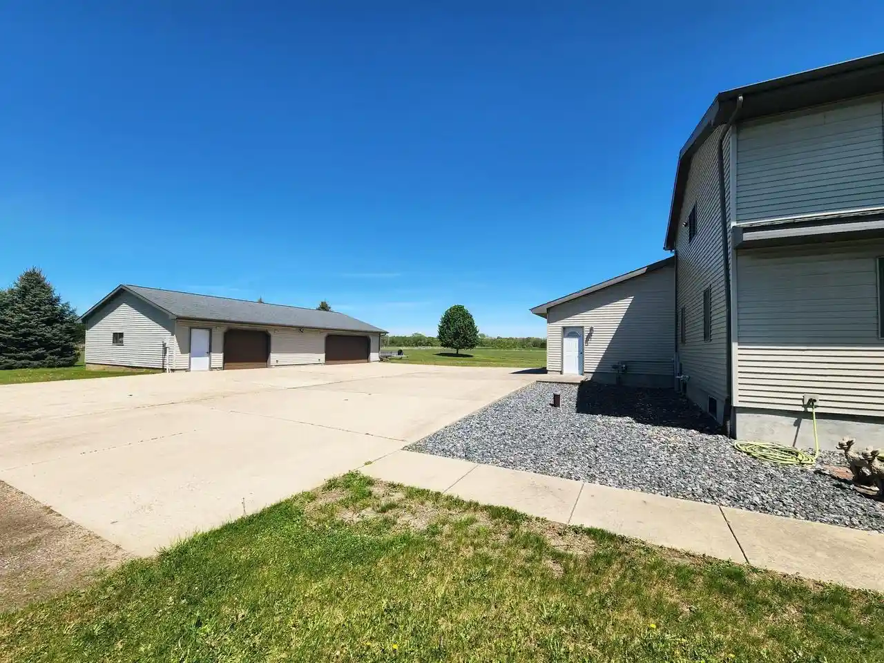 Homes for sale in Pardeeville, WI | N6526 State Road 22, Pardeeville, WI 53954 | MLS# 2023432