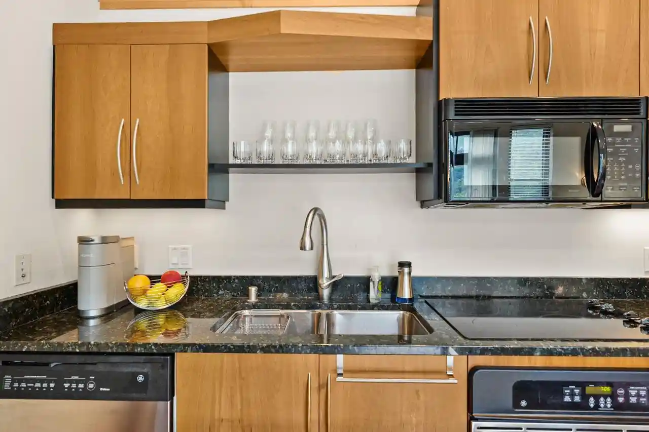 2nd image of 614 W Doty St St, Madison, WI 53703