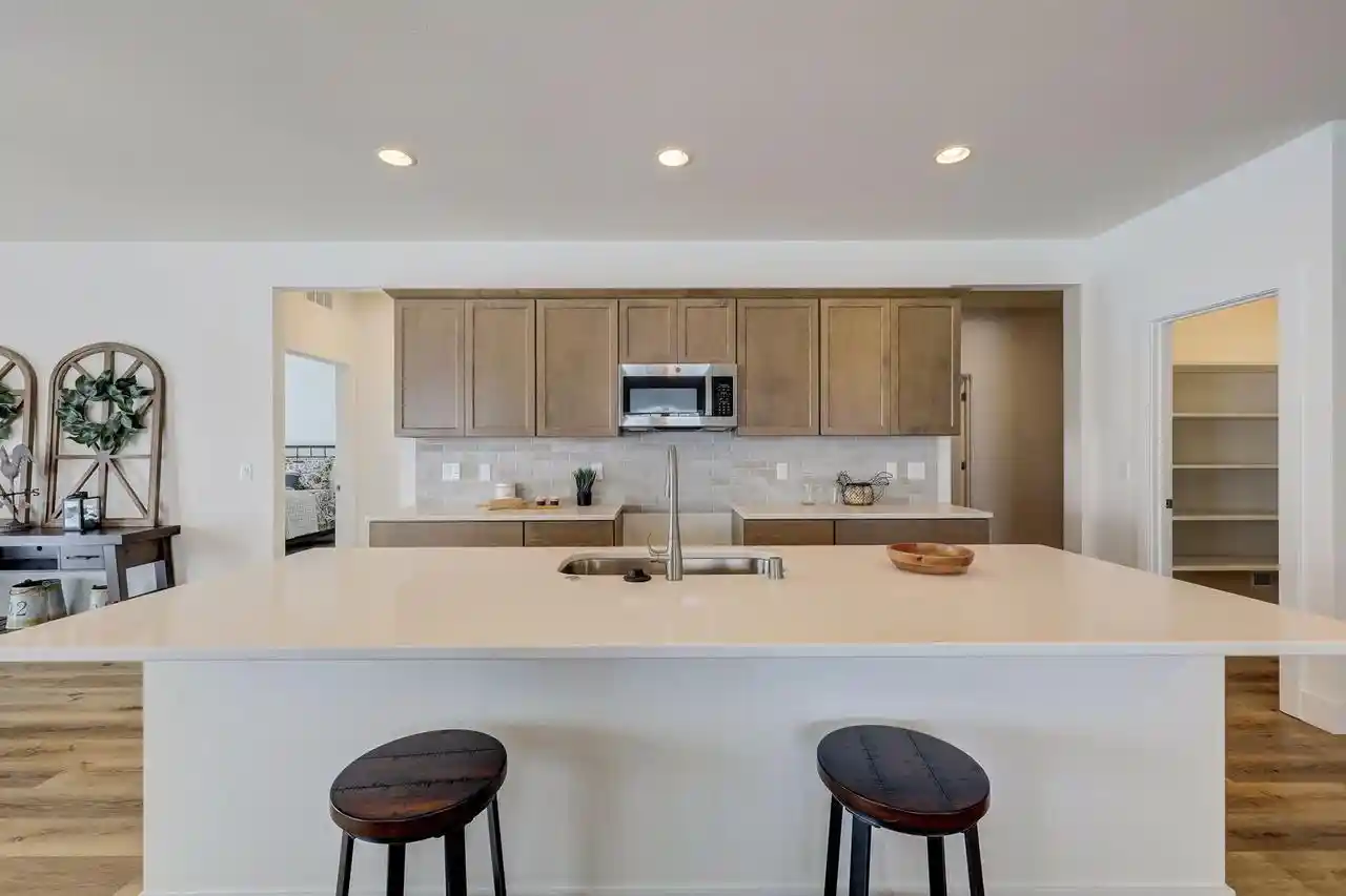 2nd image of 924 Wallace Loop Loop #29, Bldg 15, Oconomowoc, WI 53066 | MLS# 1962916