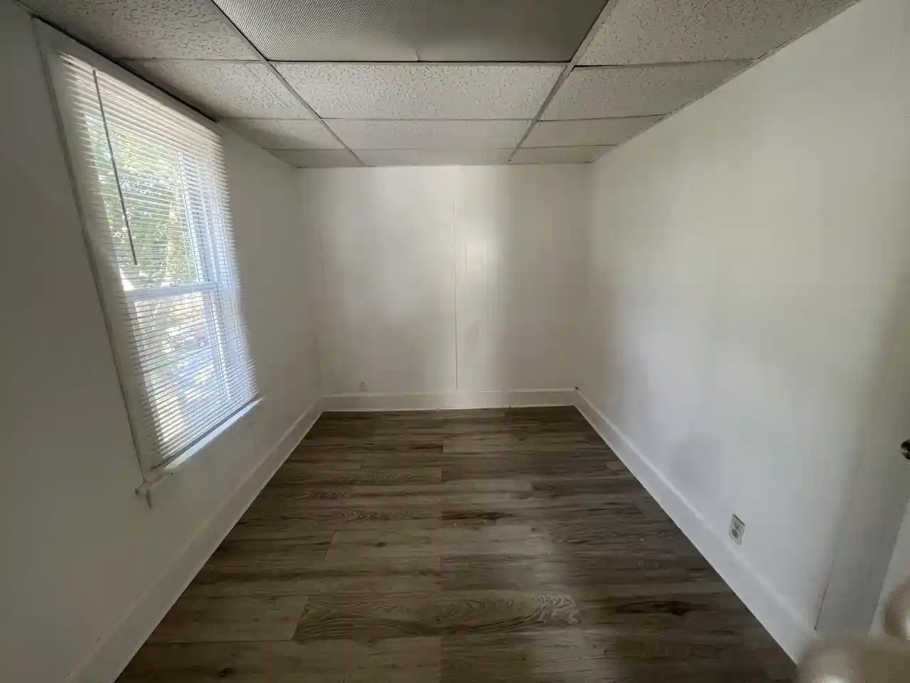 3rd image of 413 Park View Dr Dr, Racine, WI 53404 | MLS# 1962943