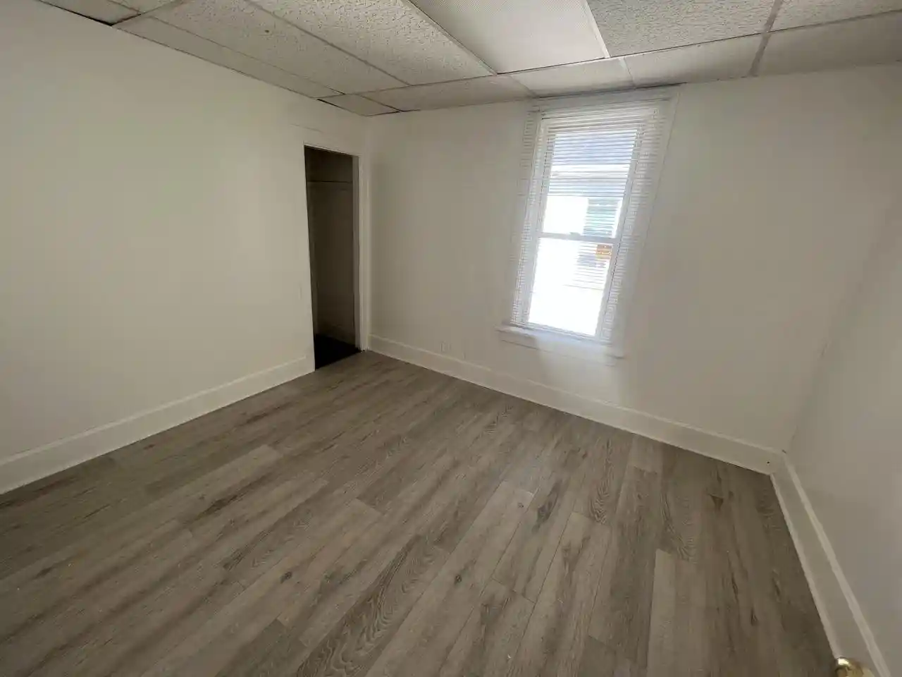 4th image of 413 Park View Dr Dr, Racine, WI 53404 | MLS# 1962943
