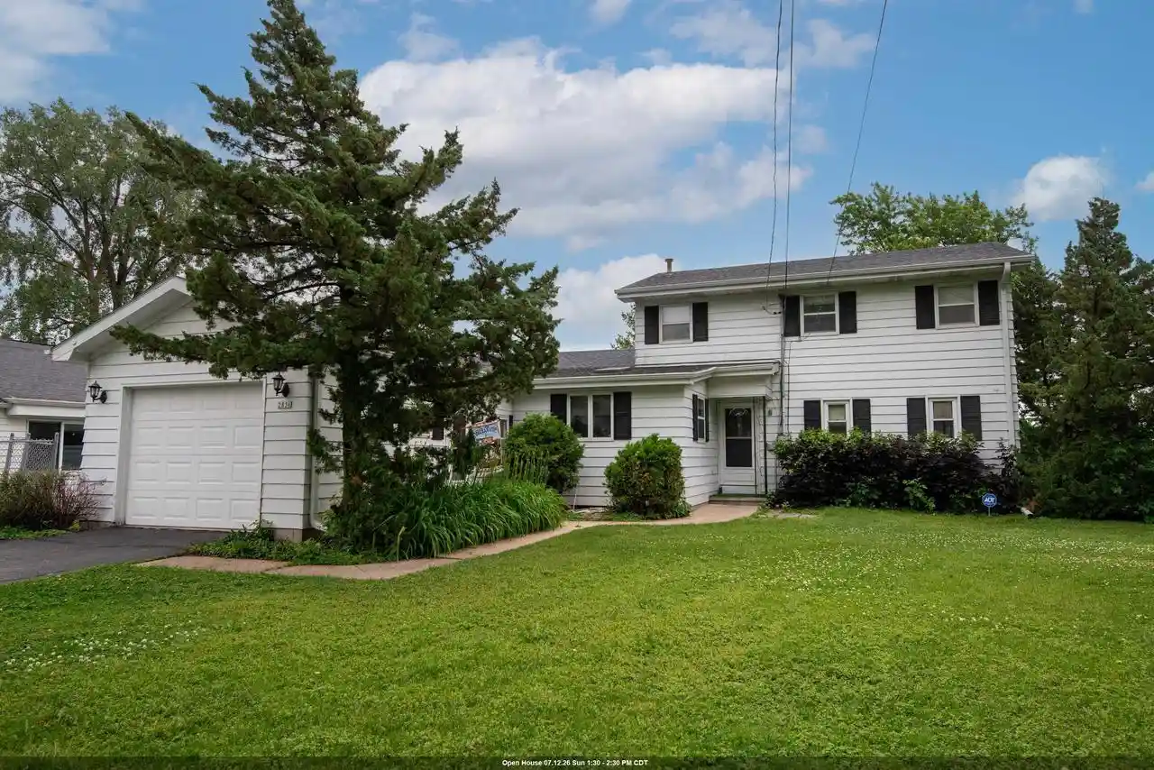 Homes for sale in Oshkosh, WI | 2836 Shorewood Dr Dr, Oshkosh, WI 54901 | MLS# 50325658
