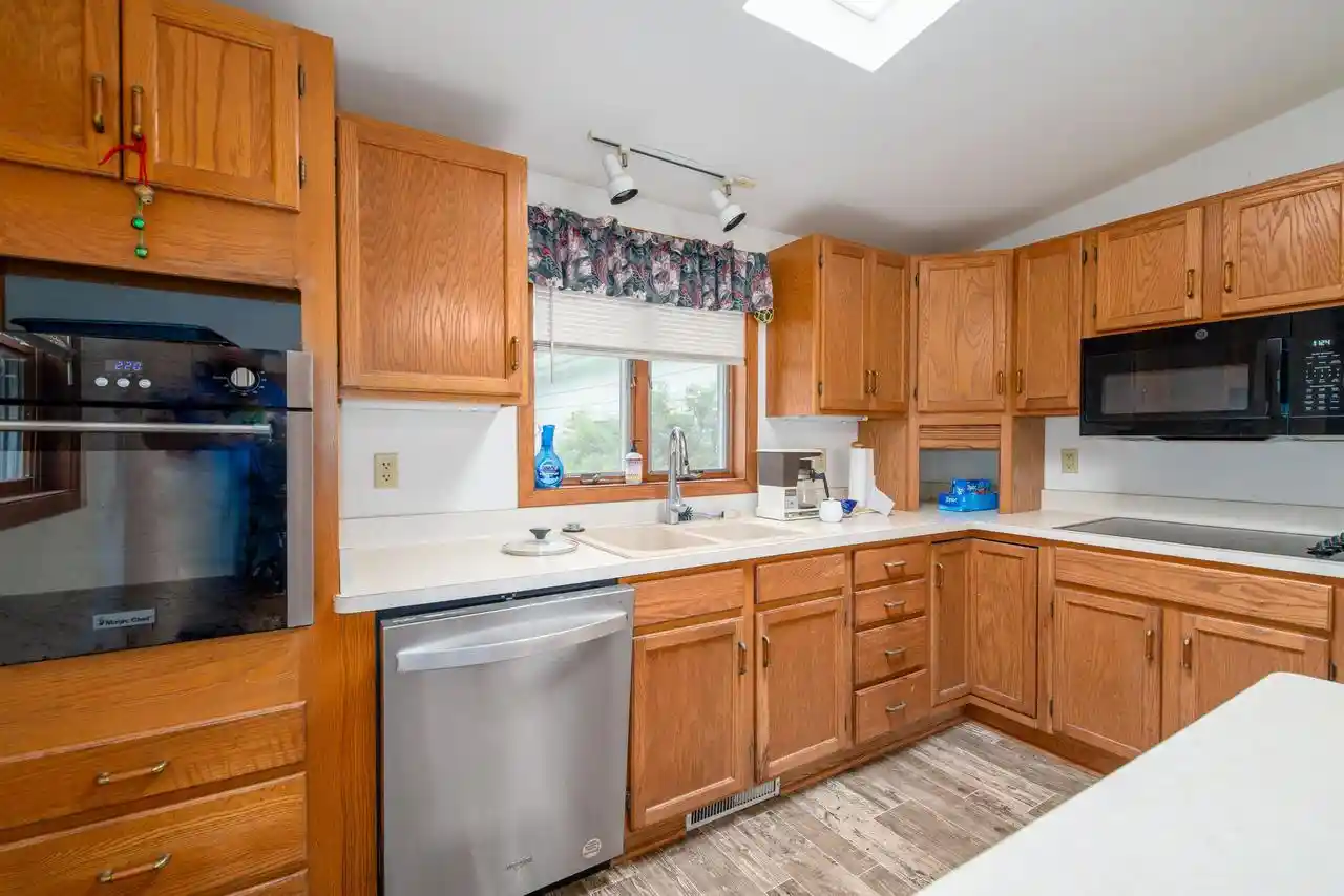 Homes for sale in Oshkosh, WI | 2836 Shorewood Dr Dr, Oshkosh, WI 54901 | MLS# 50325658