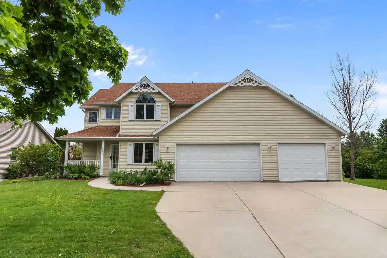 Homes for sale in Fond Du Lac, WI | 49 Aurora Lane Lane, Fond Du Lac, WI 54935 | MLS# 50325674