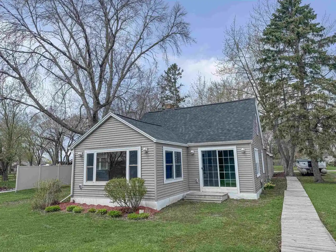 1st image of 2953 Shadow Lane Lane, Oshkosh, WI 54901 | MLS# 50325648