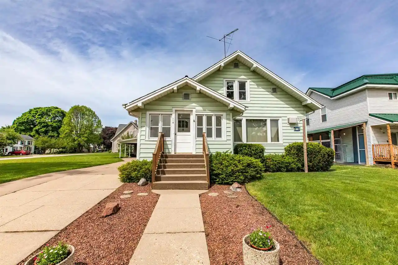 Homes for sale in Dodgeville, WI | 314 S Iowa Street Street, Dodgeville, WI 53533 | MLS# 2023581