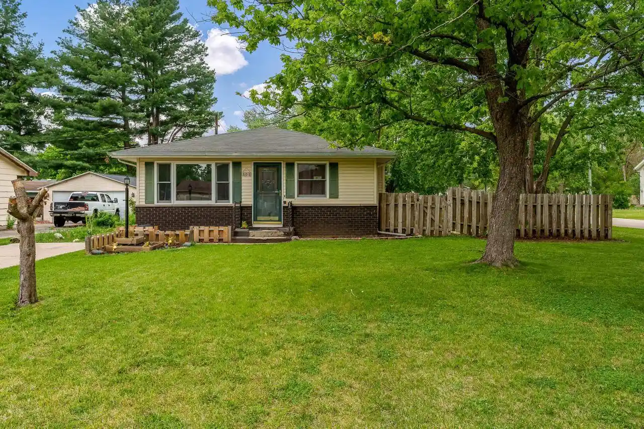 Homes for sale in Brodhead, WI | 301 E 8th Avenue Avenue, Brodhead, WI 53520 | MLS# 2023587
