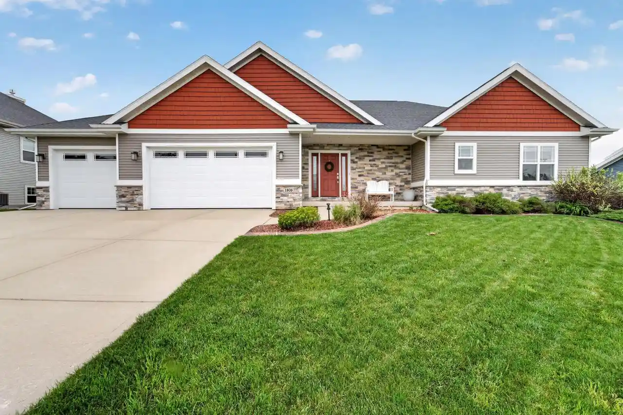 Homes for sale in Mount Horeb, WI | 1808 Three Wood Dr Dr, Mount Horeb, WI 53572 | MLS# 2023603