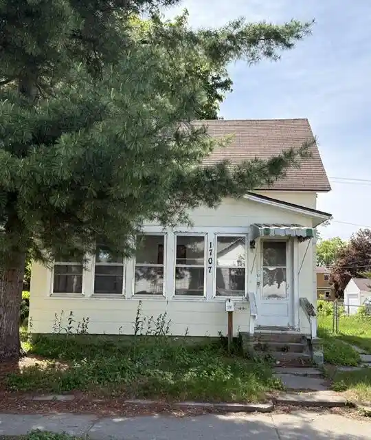 Homes for sale in La Crosse, WI | 1707 Charles Streets Streets, La Crosse, WI 54603 | MLS# 1963062